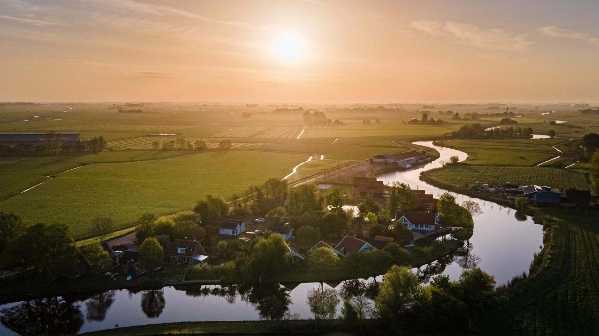 Pod Huisje Met Hottub Dokkum Kültér fotó